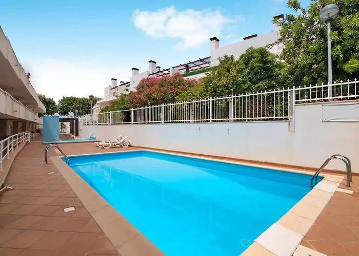 T2 F Oliveira Apartman